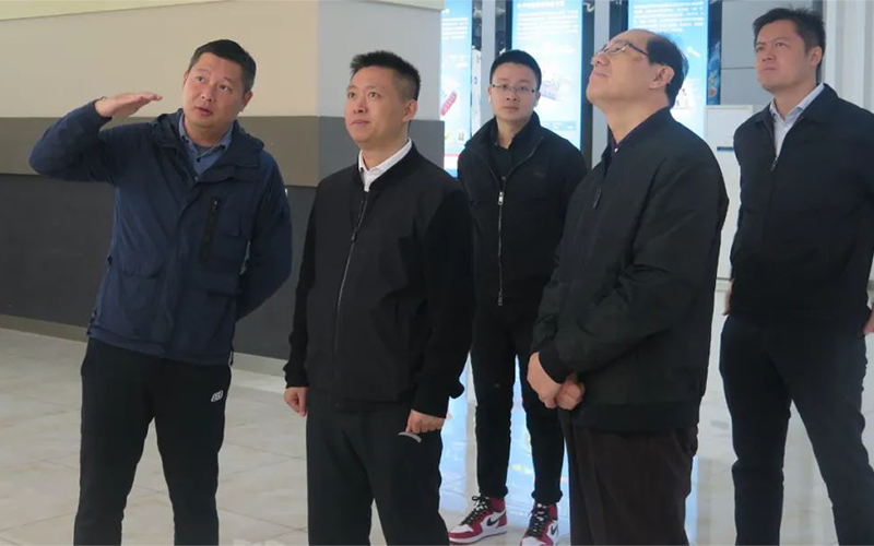 共青团四川省委书记张荣一行莅临效率源参观调研